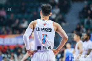 华体在线登录官网-独木难支！高诗岩上半场9中6独得16分5板1断 山东落后18分